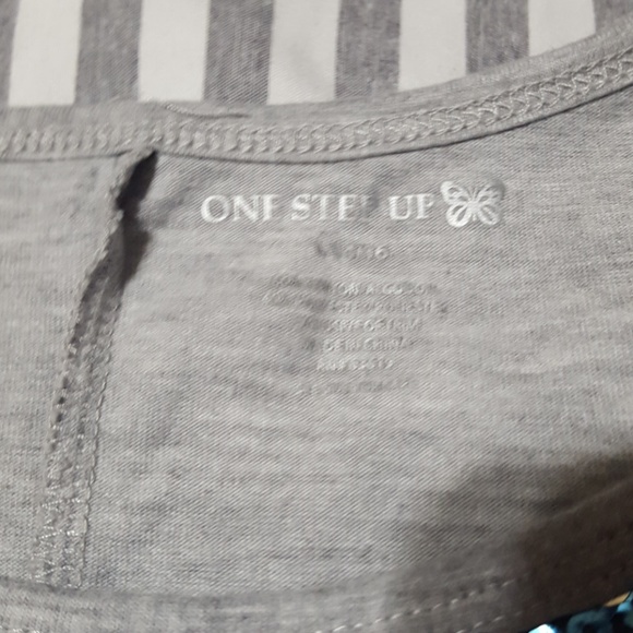 🍁Girls top sz L 14/16 - Picture 2 of 4